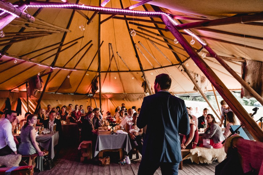 Bohohochzeit im Tipi Zelt