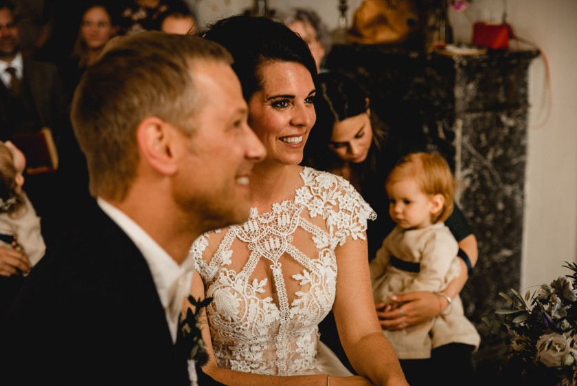 Eine Braut im Schloss Freudenberg in Wiesbaden