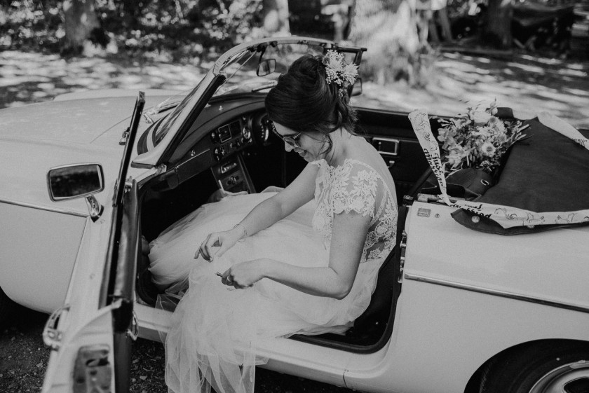 Braut im Brautauto in Wiesbaden